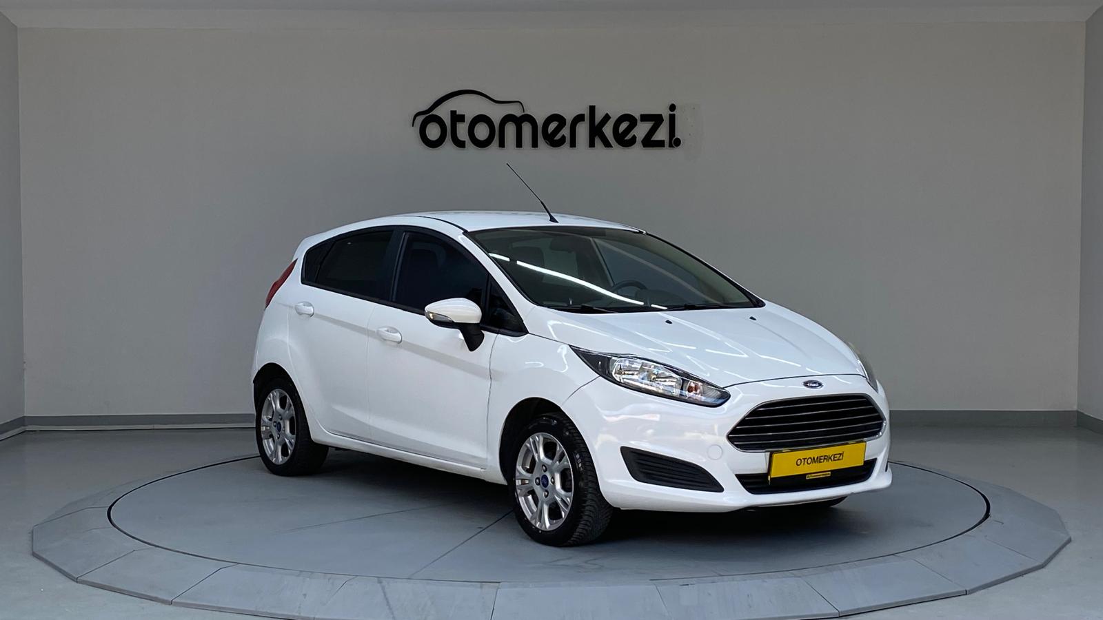 FORD FIESTA 25
